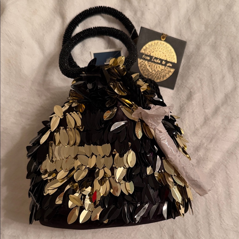 Elegant Black and Gold Sequin Women's Bag